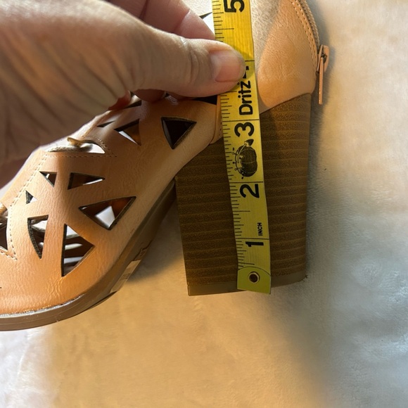 Qupid women's heels with open toe and laces size 6.5 - Picture 7 of 7